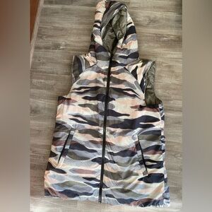 Lululemon The Fluffiest Reversible Vest Cashew Coast Camo Butter Pink Multi 12
